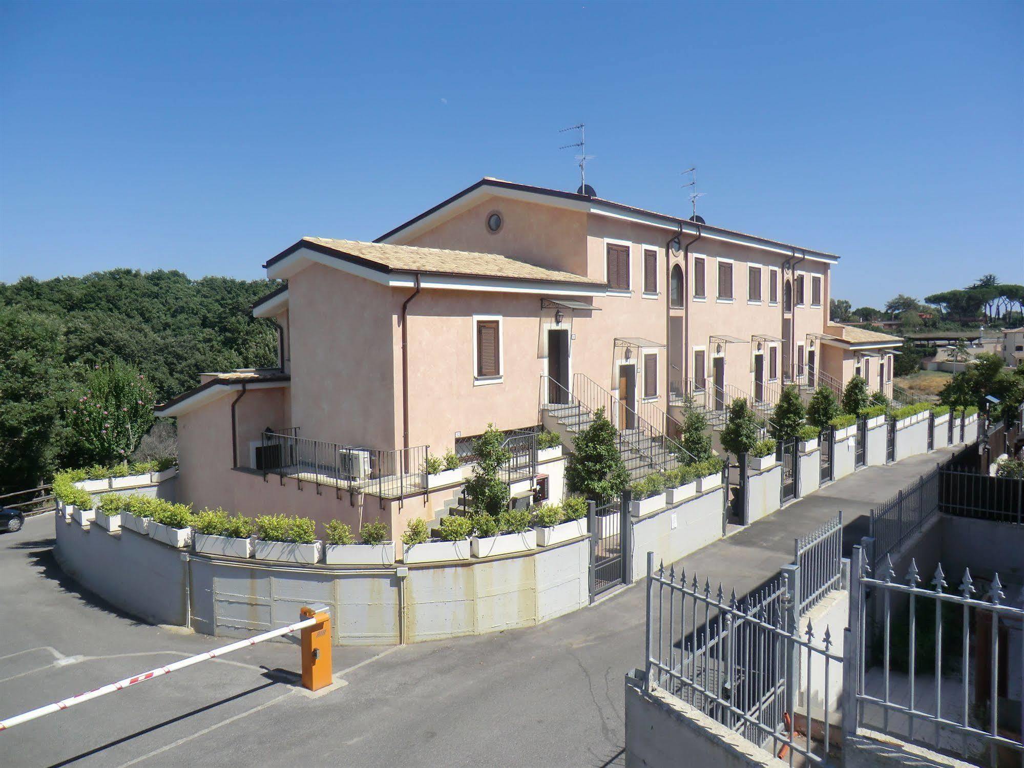 Il Casaletto Dei Ludi Aparthotel Aranova Exterior photo